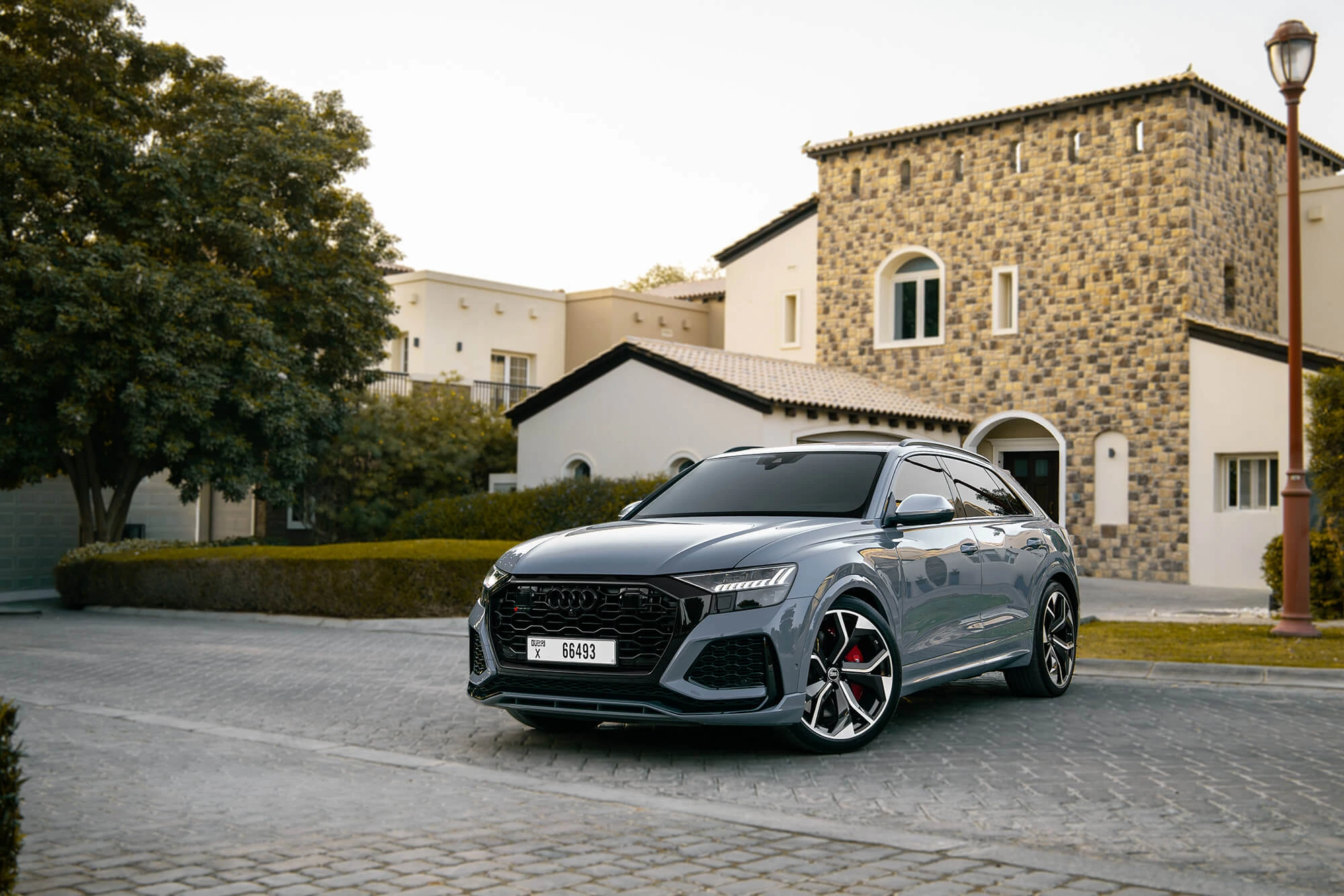 audi_rs_q8_grey_01
