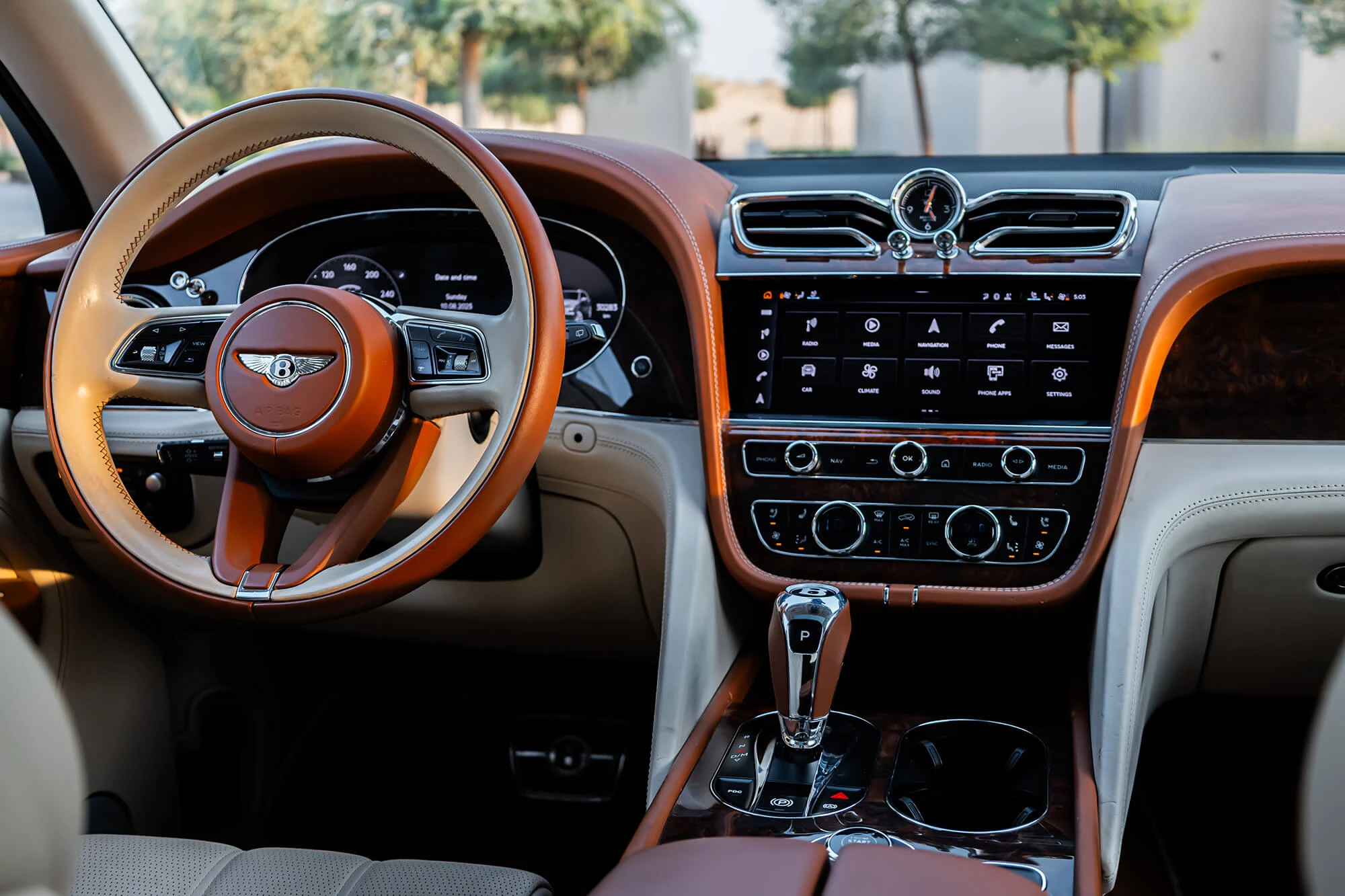 bentley_bentayga_white_14