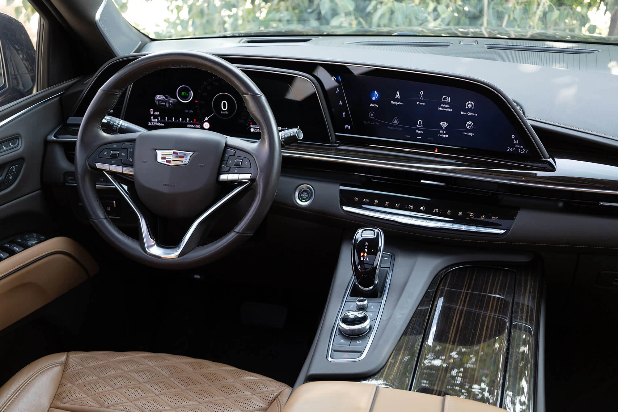 cadillac_escalade_600_black_04