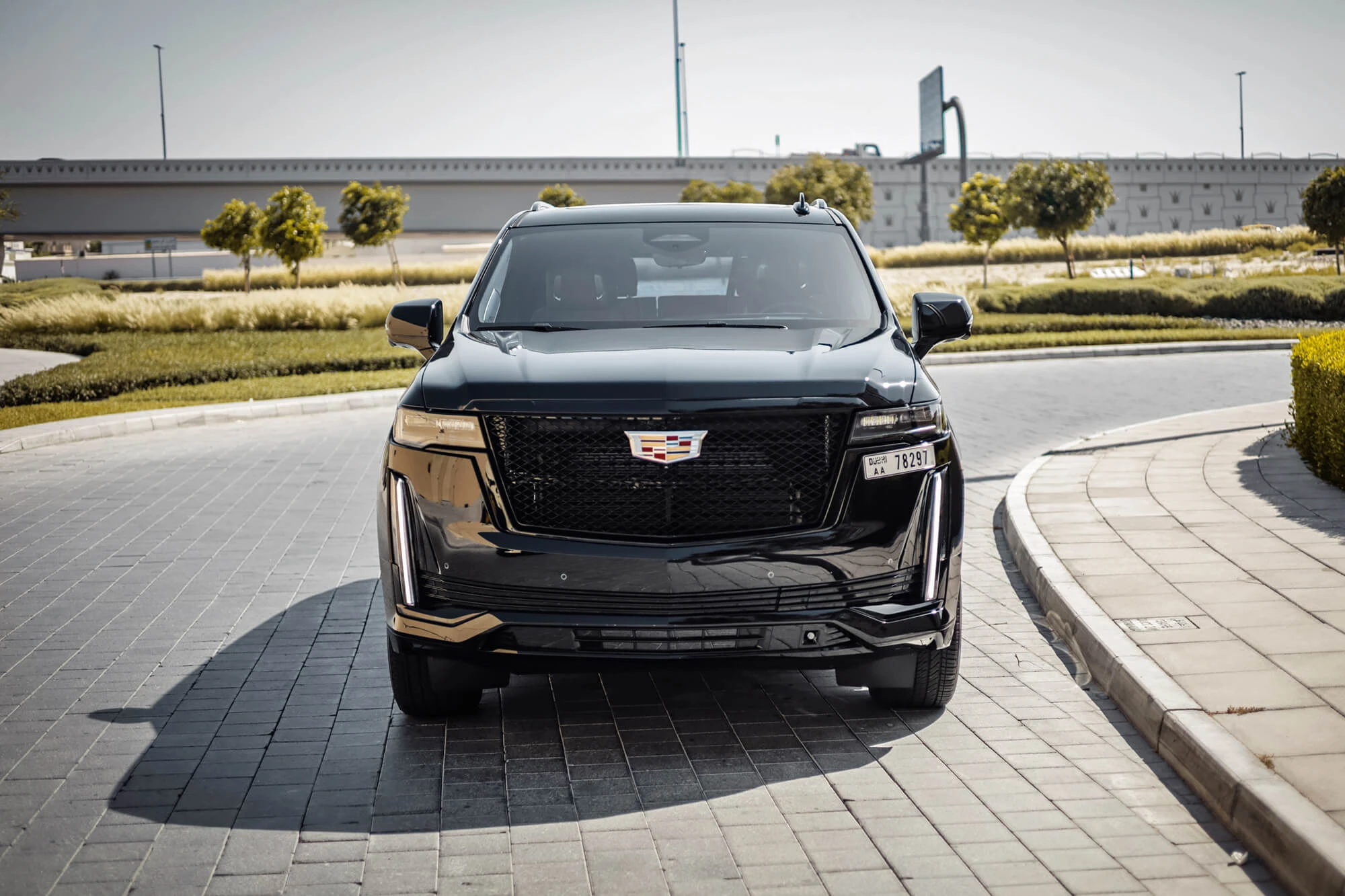 cadillac_escalade_black_03