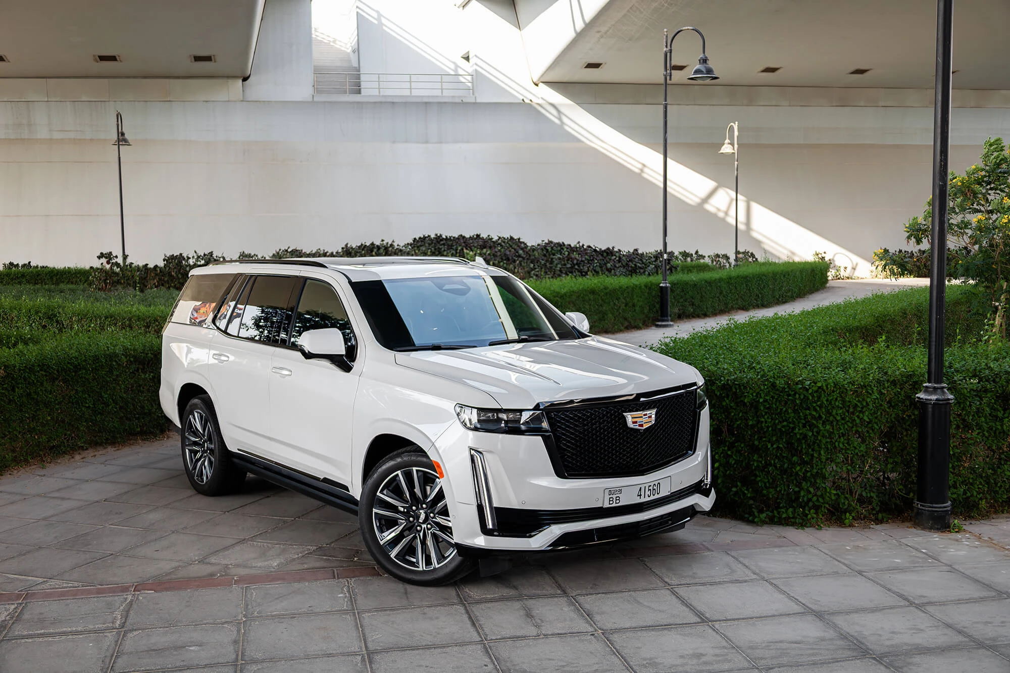 cadillac_escalade_white_02