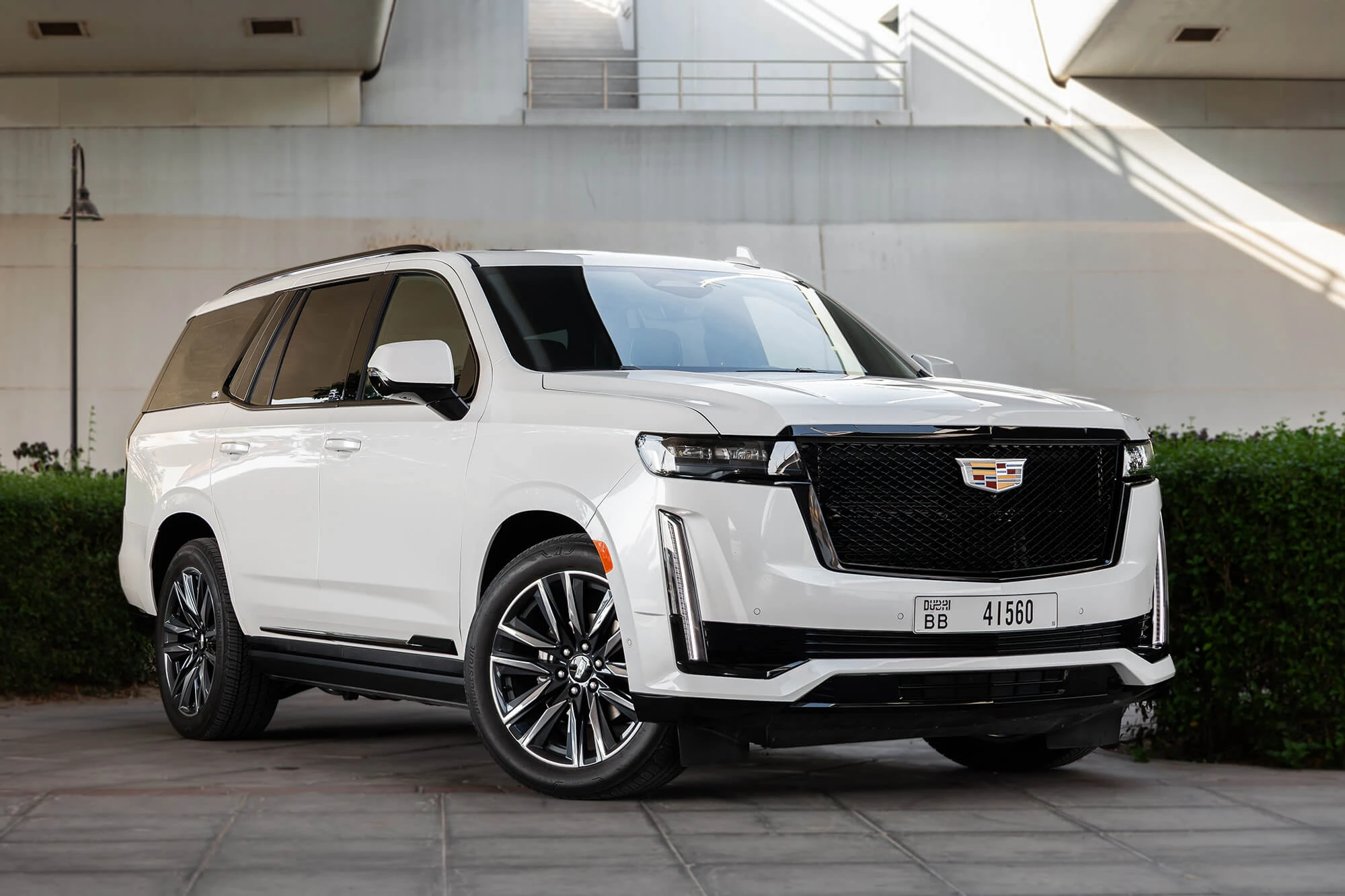 cadillac_escalade_white_03