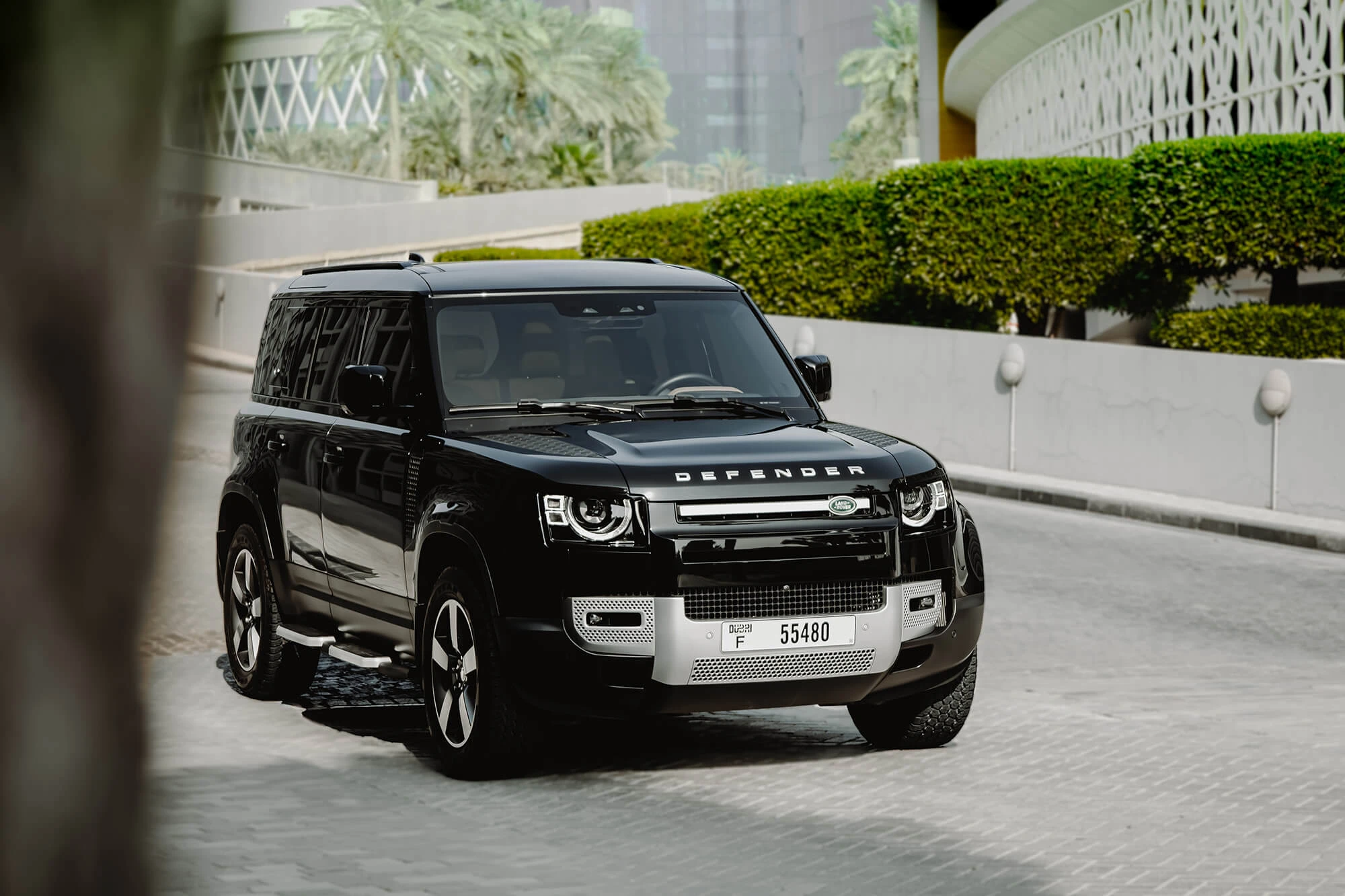 land_rover_defender_black_01