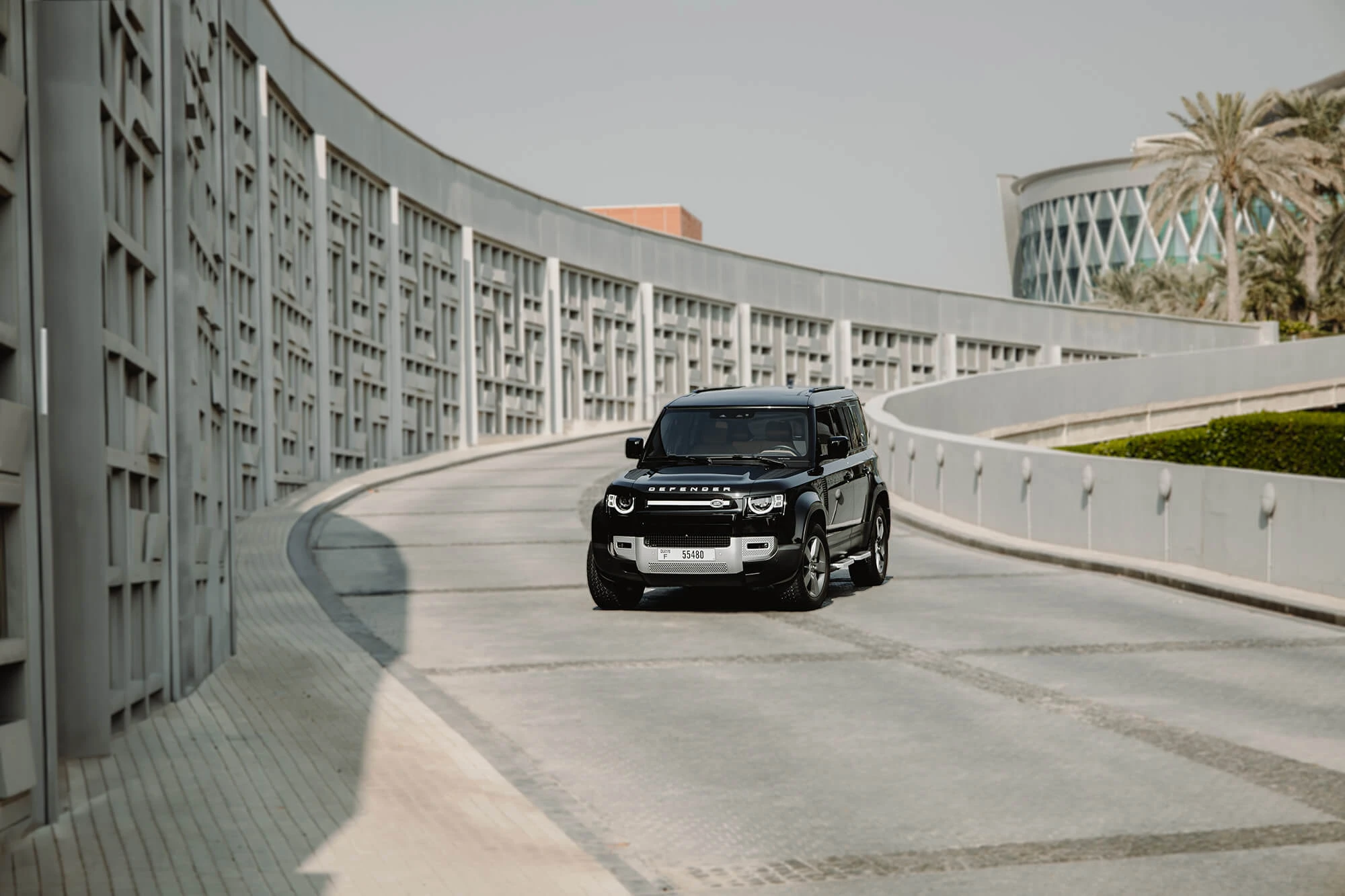 land_rover_defender_black_02