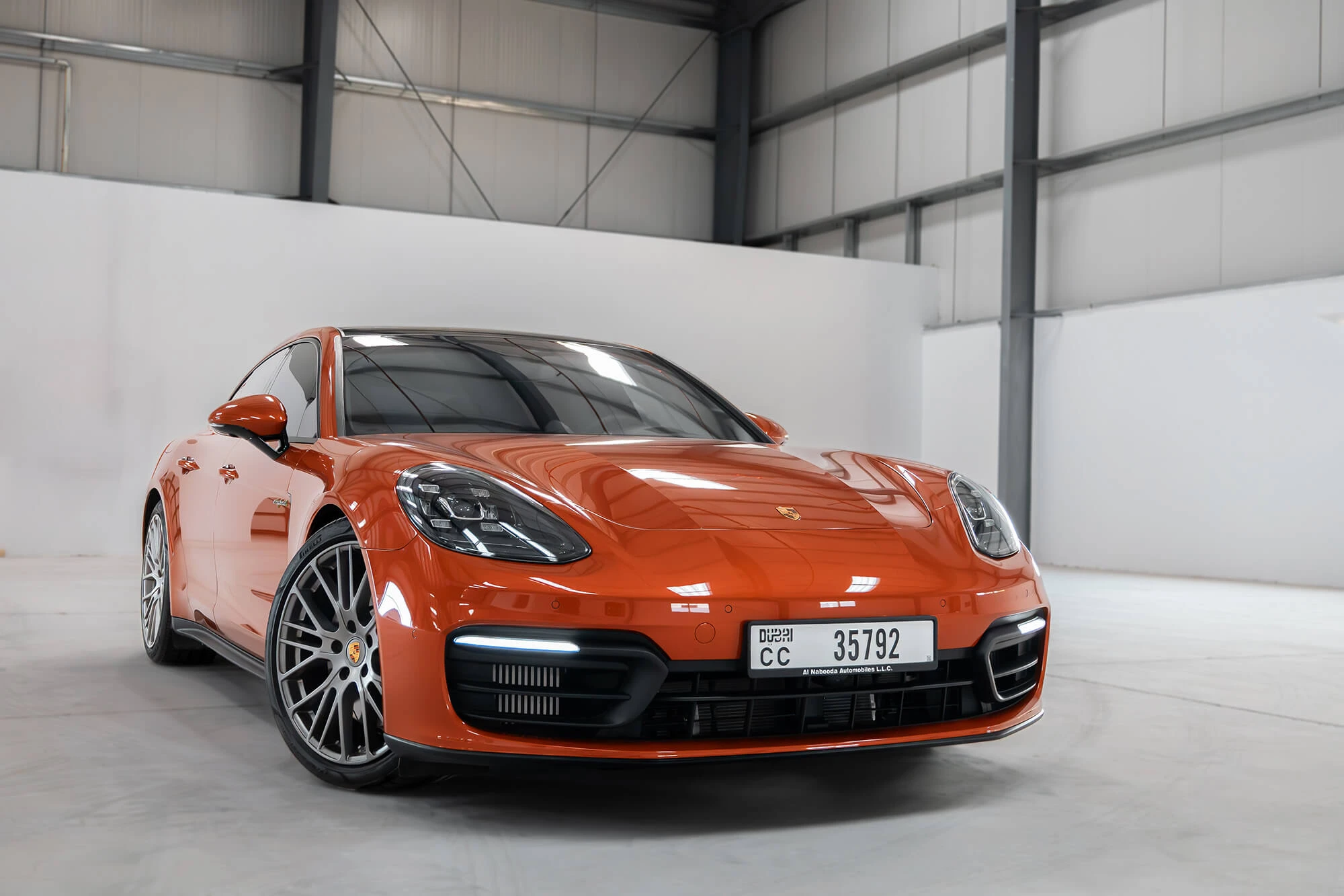 porsche_panamera_4_orange_02