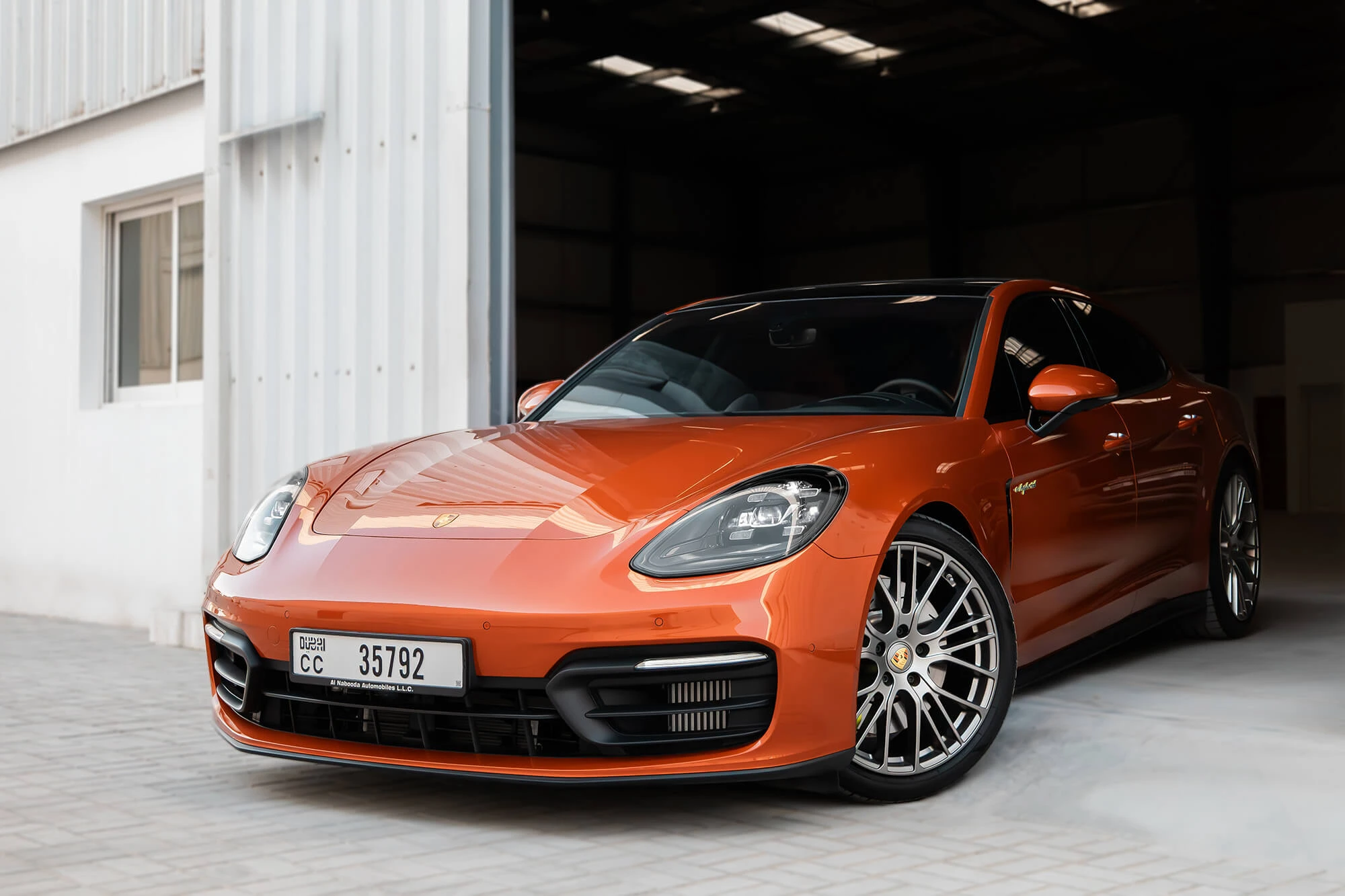 porsche_panamera_4_orange_03