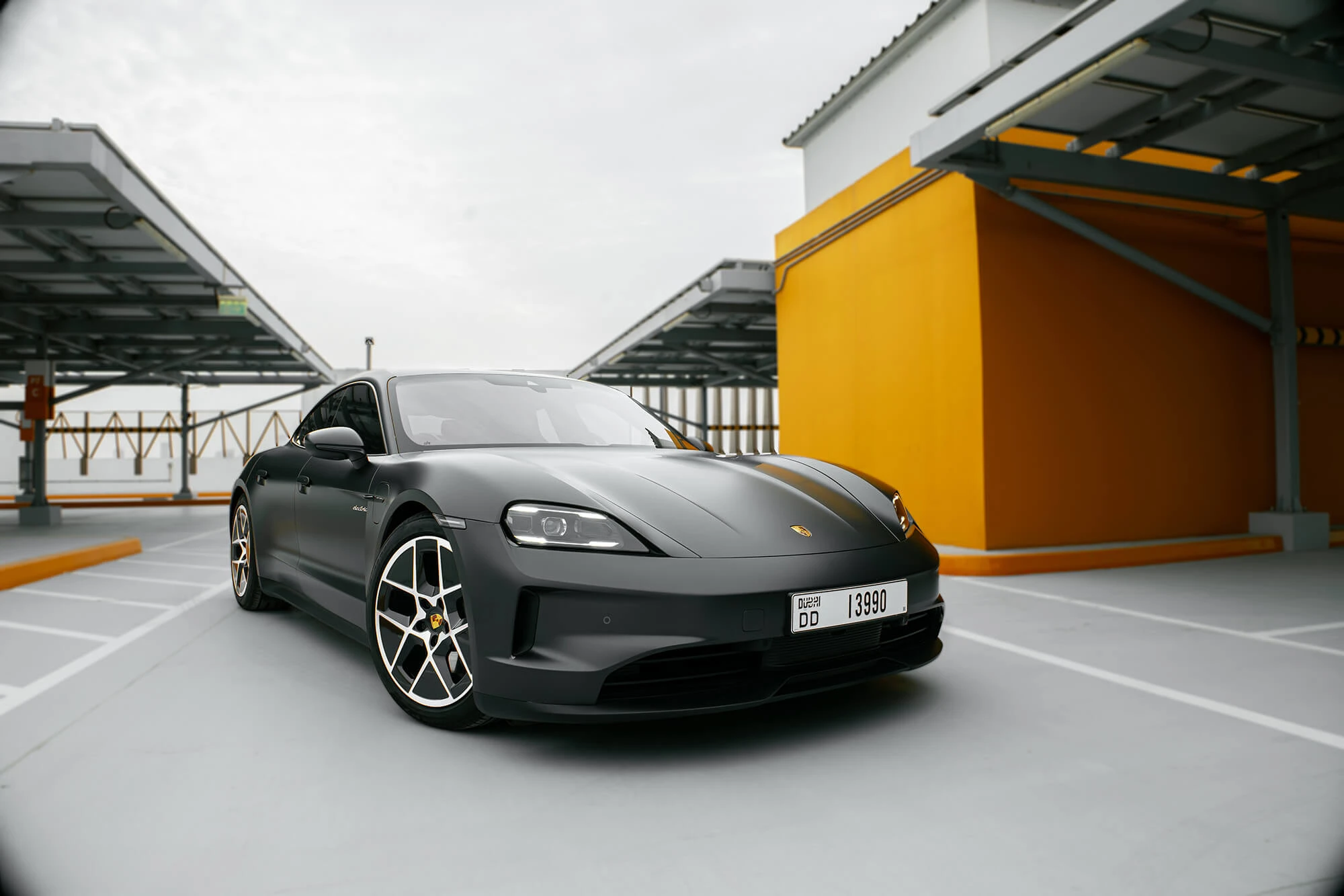 porsche_taycan_grey_matte_02