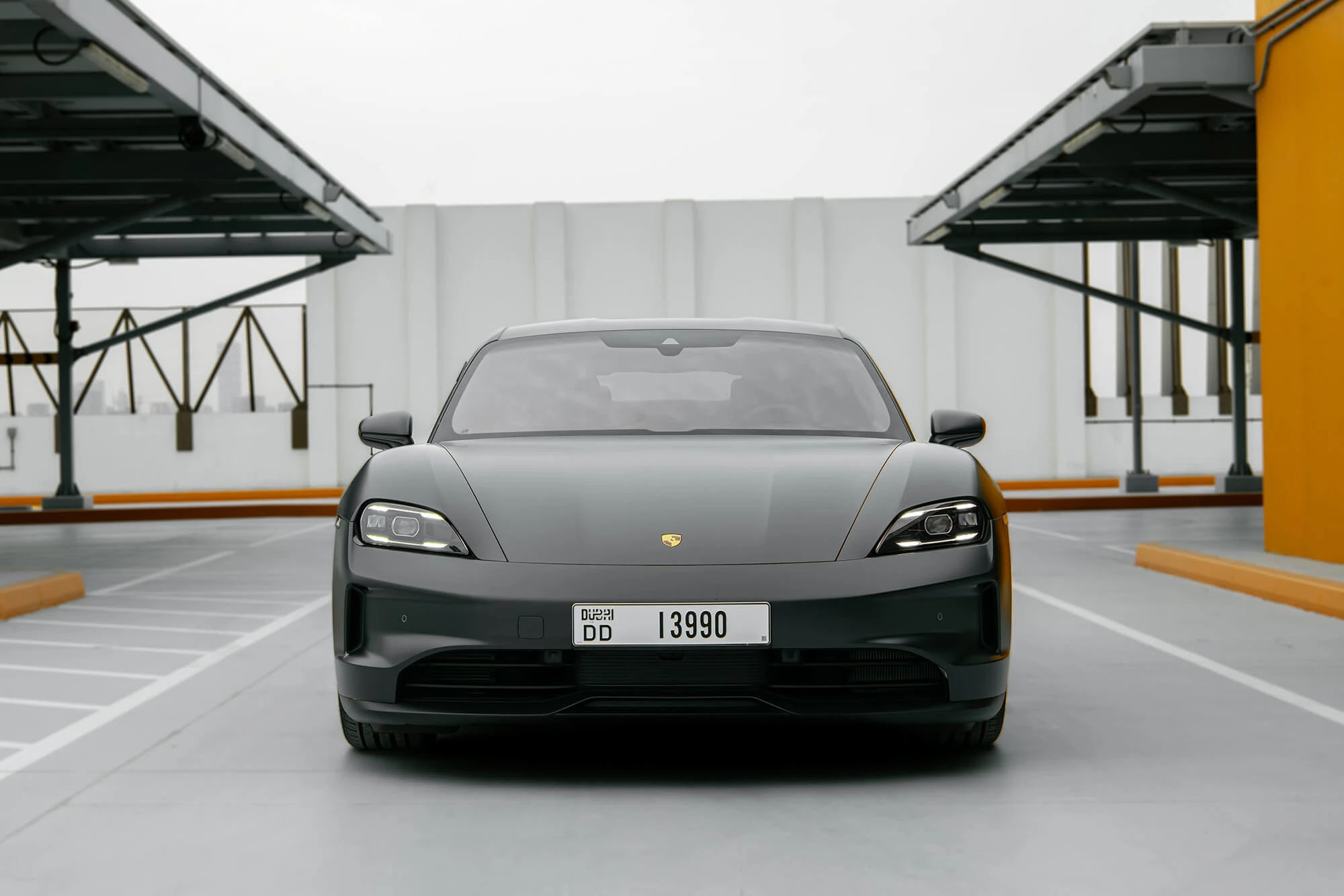porsche_taycan_grey_matte_03
