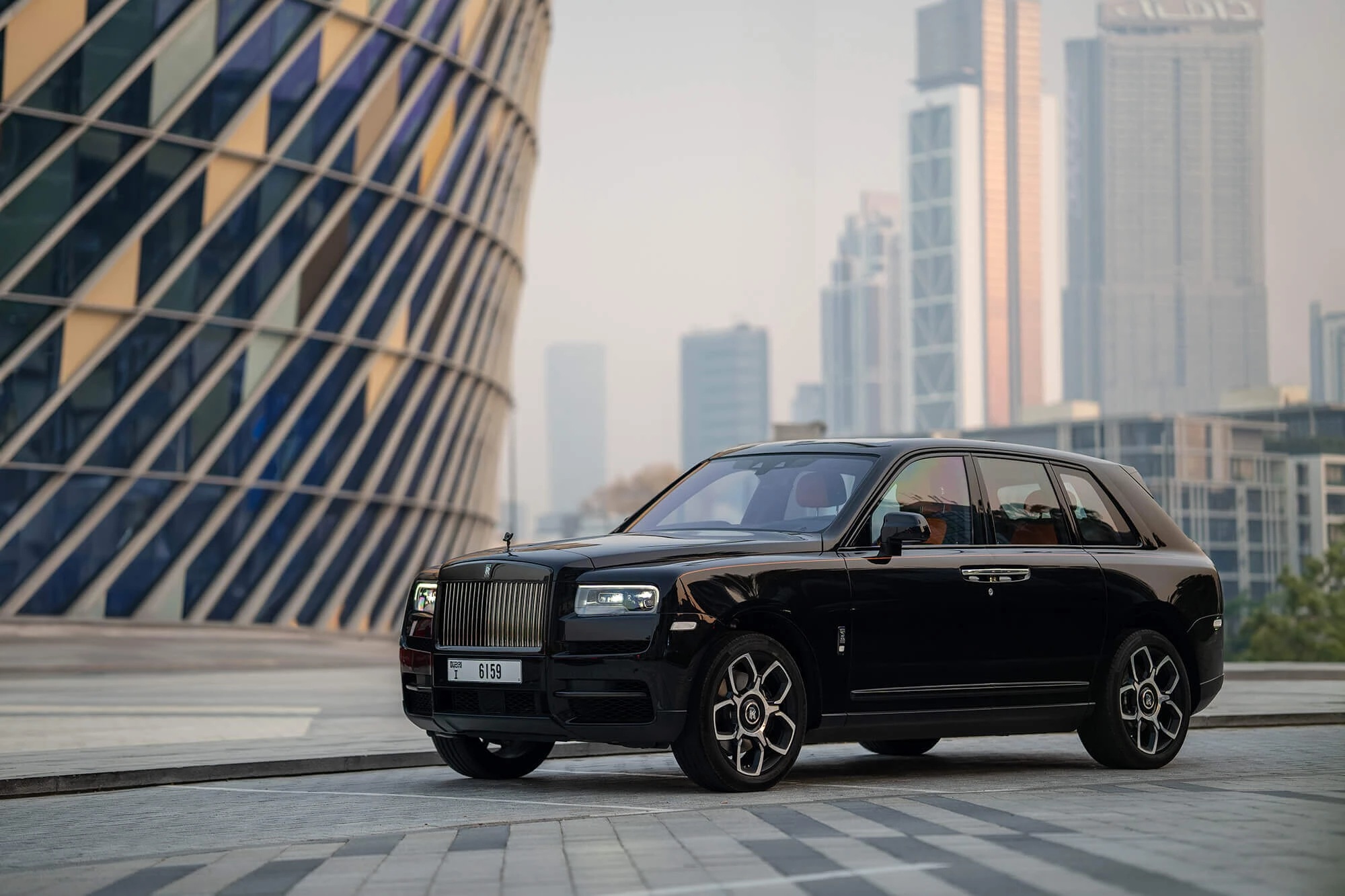 rolls-royce-cullinan-01