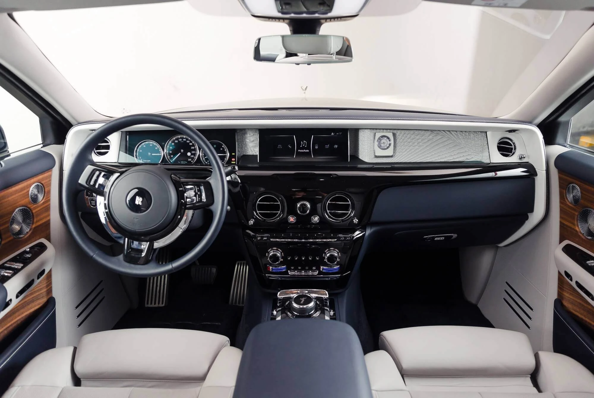 rolls-royce-phantom-blue-04